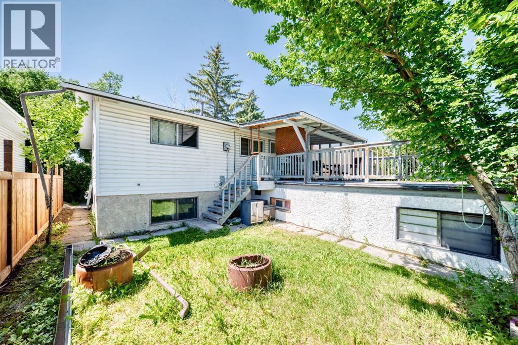 208 Temple Close NE - 23