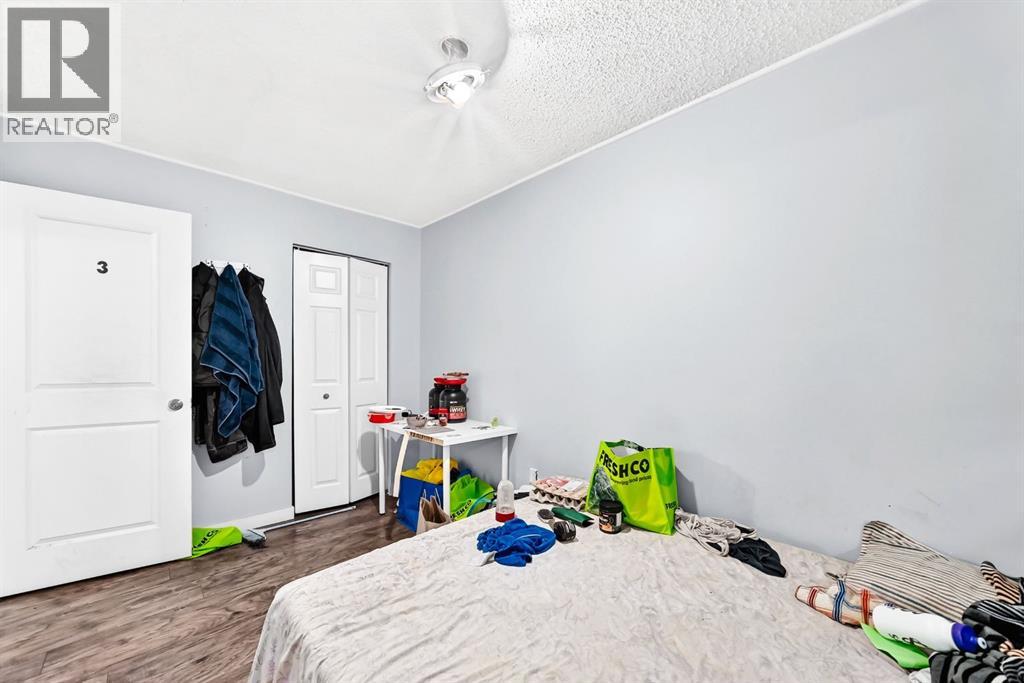 208 Temple Close NE - 10