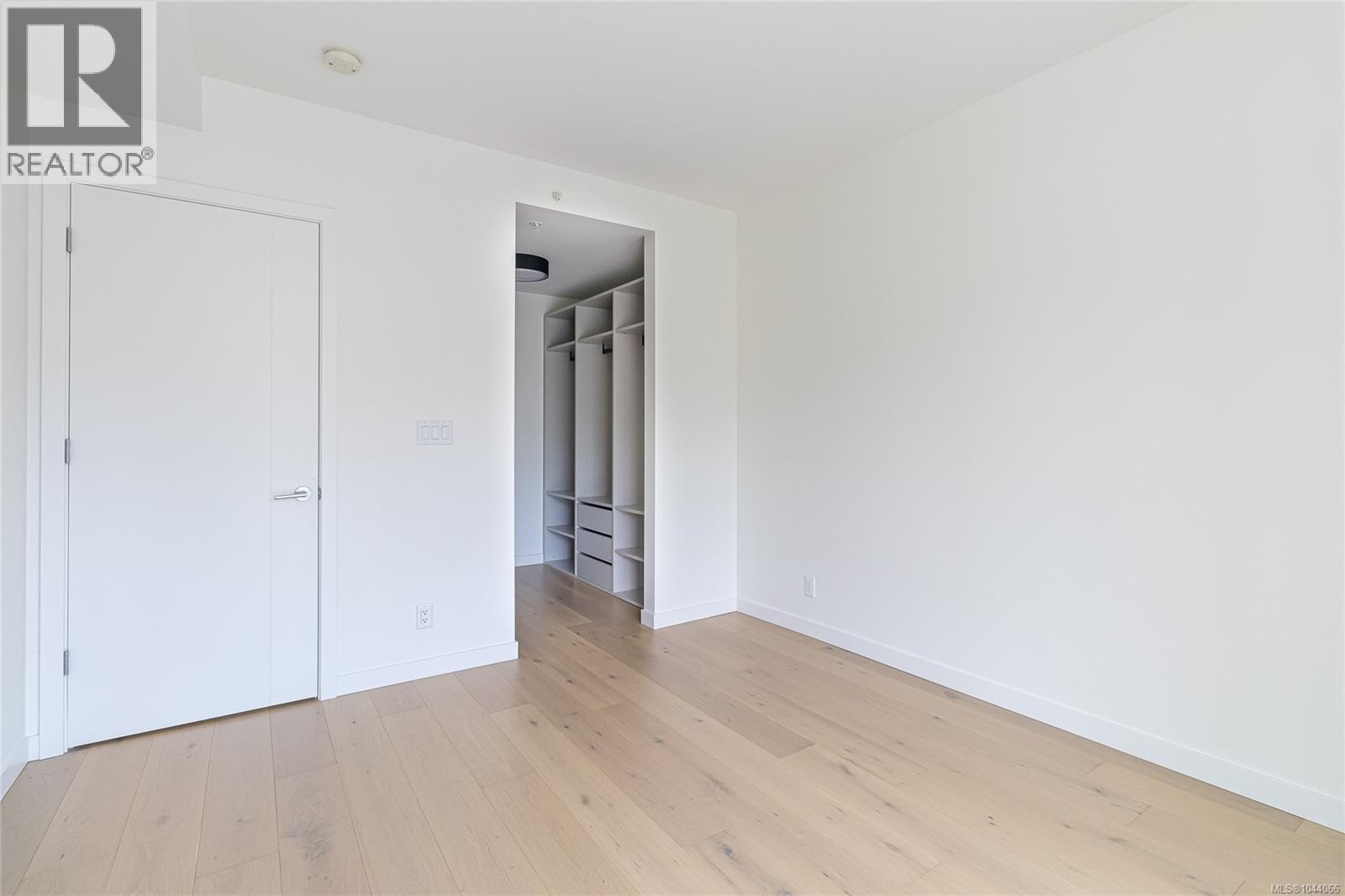 #803 2000 Hannington Rd - 18