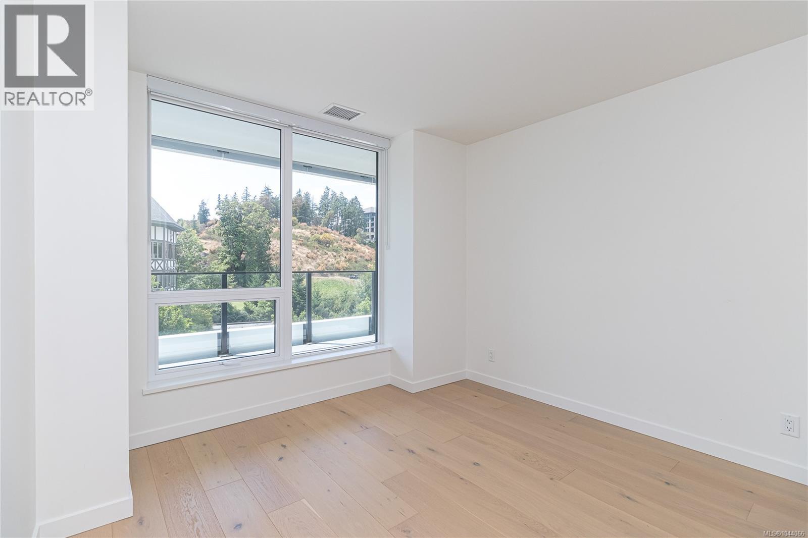#803 2000 Hannington Rd - 21