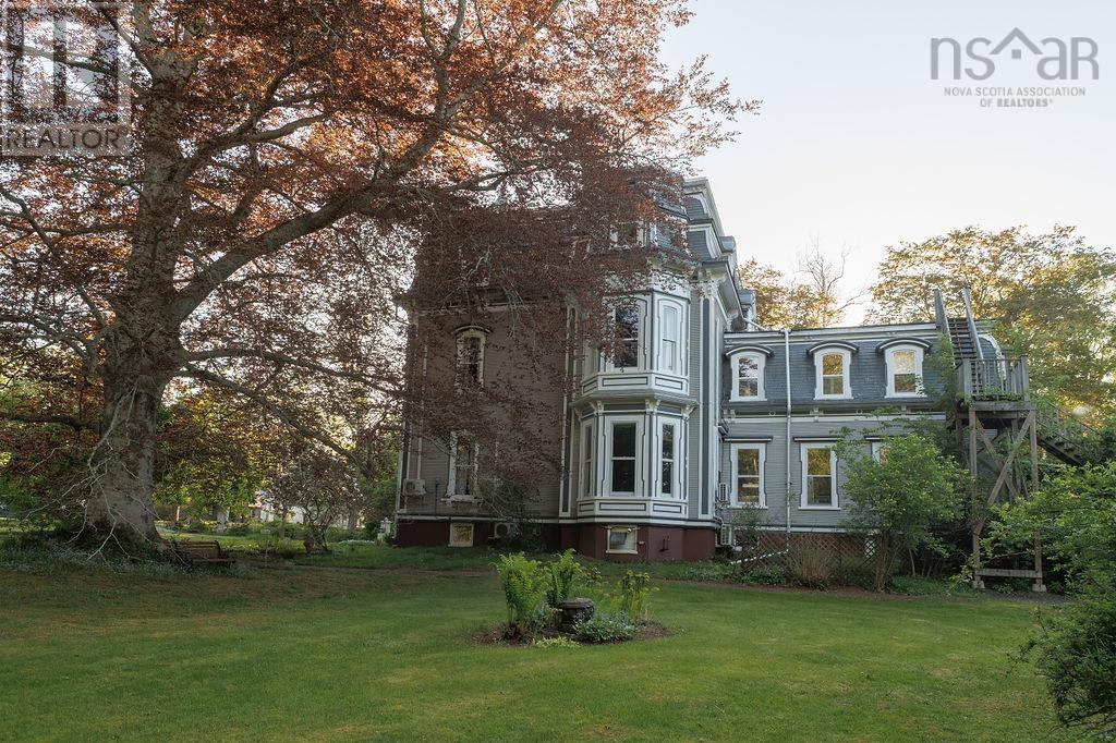 Property 40 of 51 of 494 St George Street