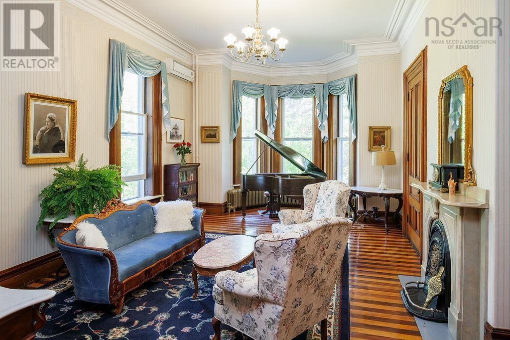 Property 8 of 51 of 494 St George Street