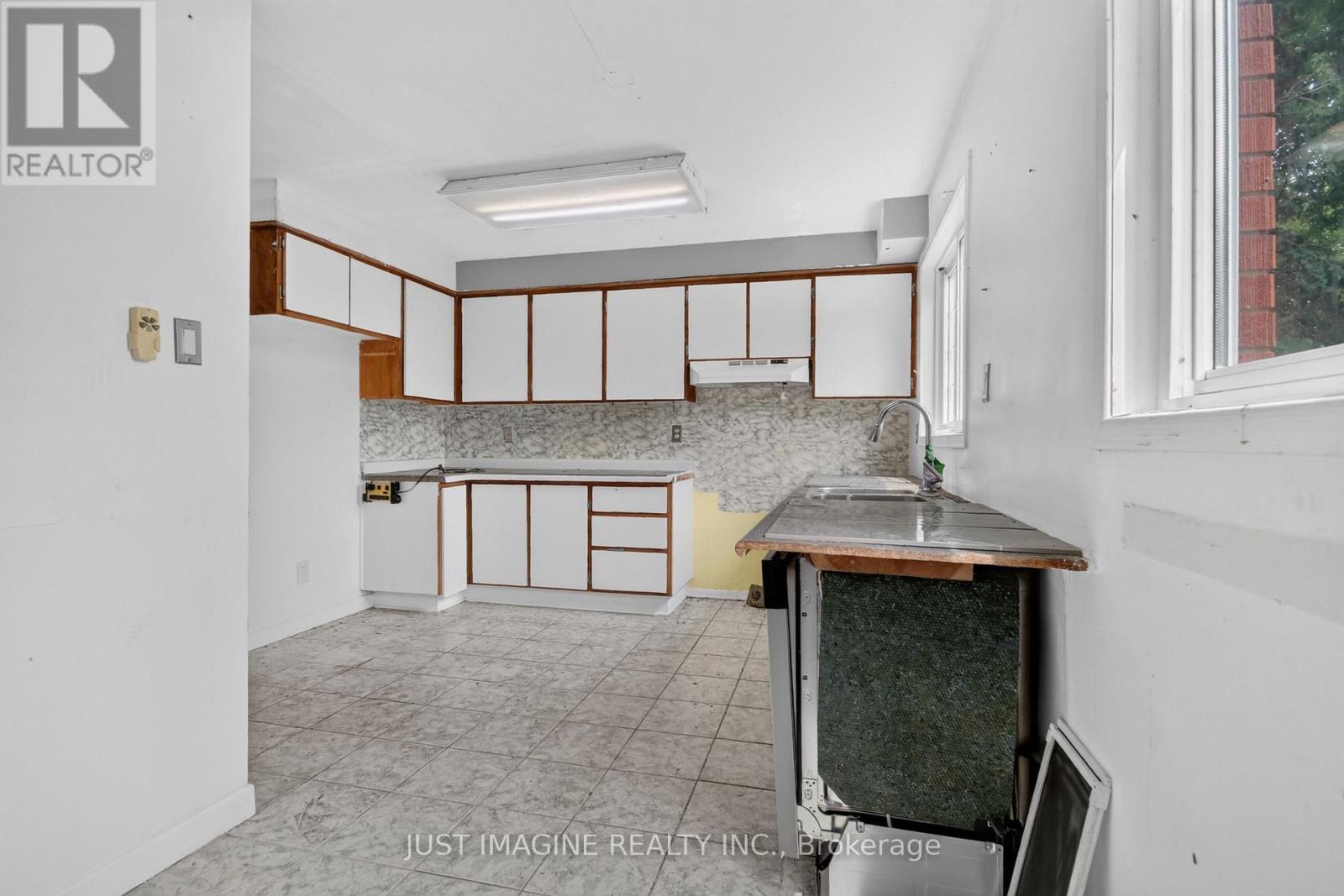 2654 CONN STREET - 16