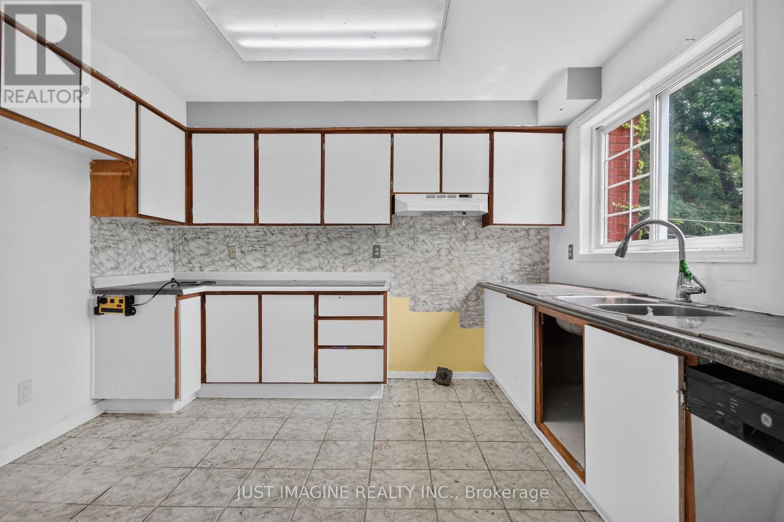2654 CONN STREET - 13