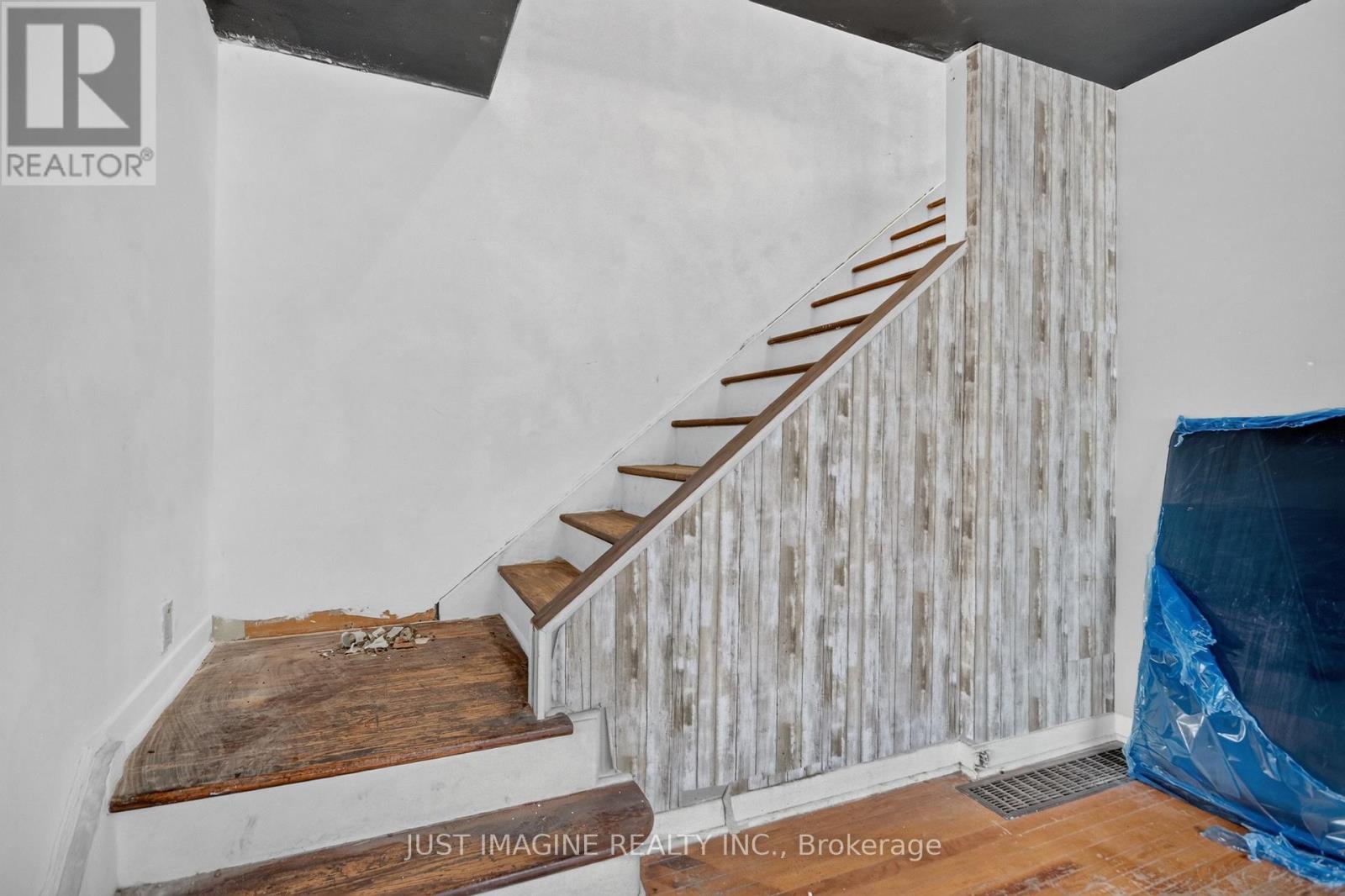 2654 CONN STREET - 9