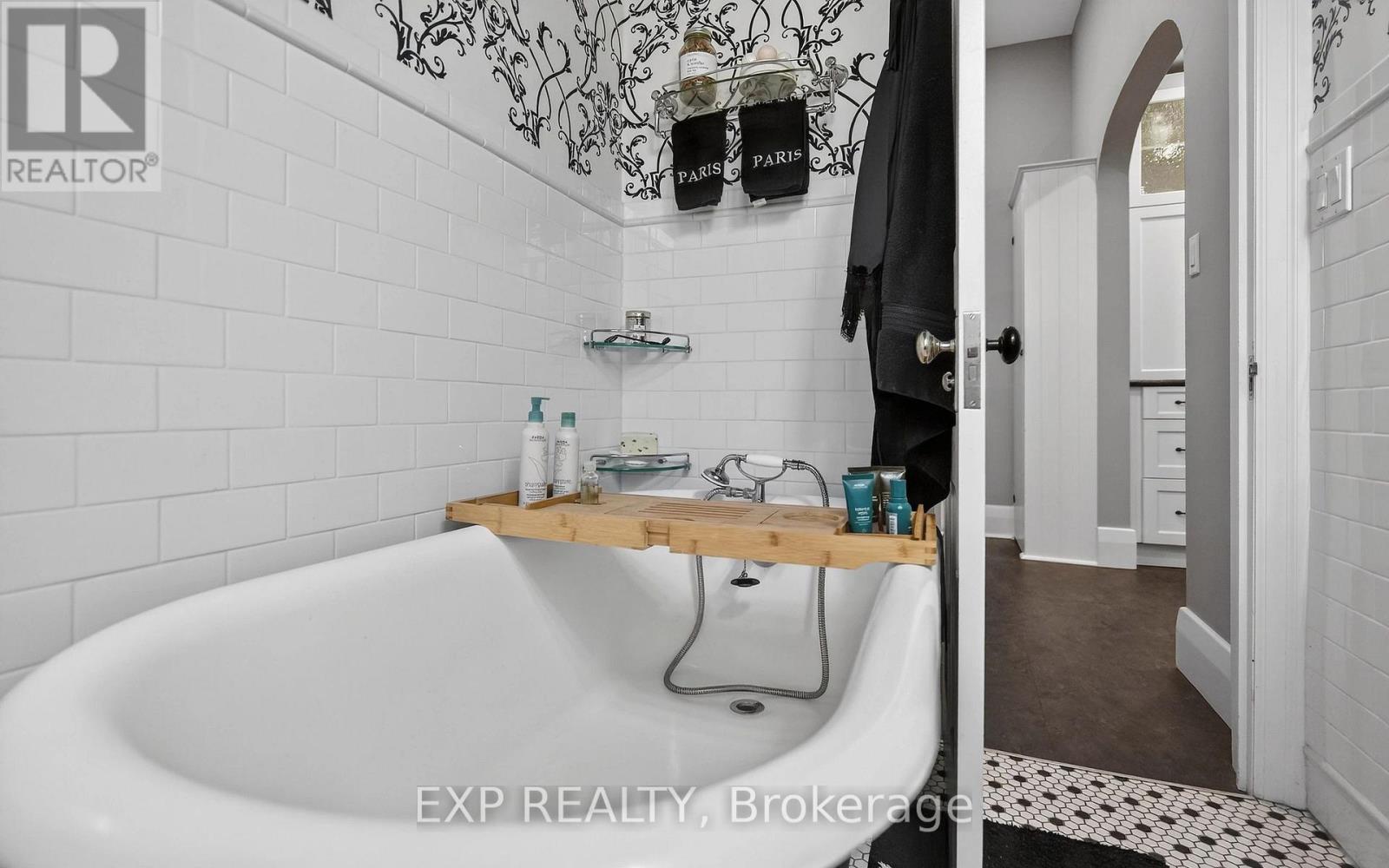 307 RIDOUT STREET S - 14