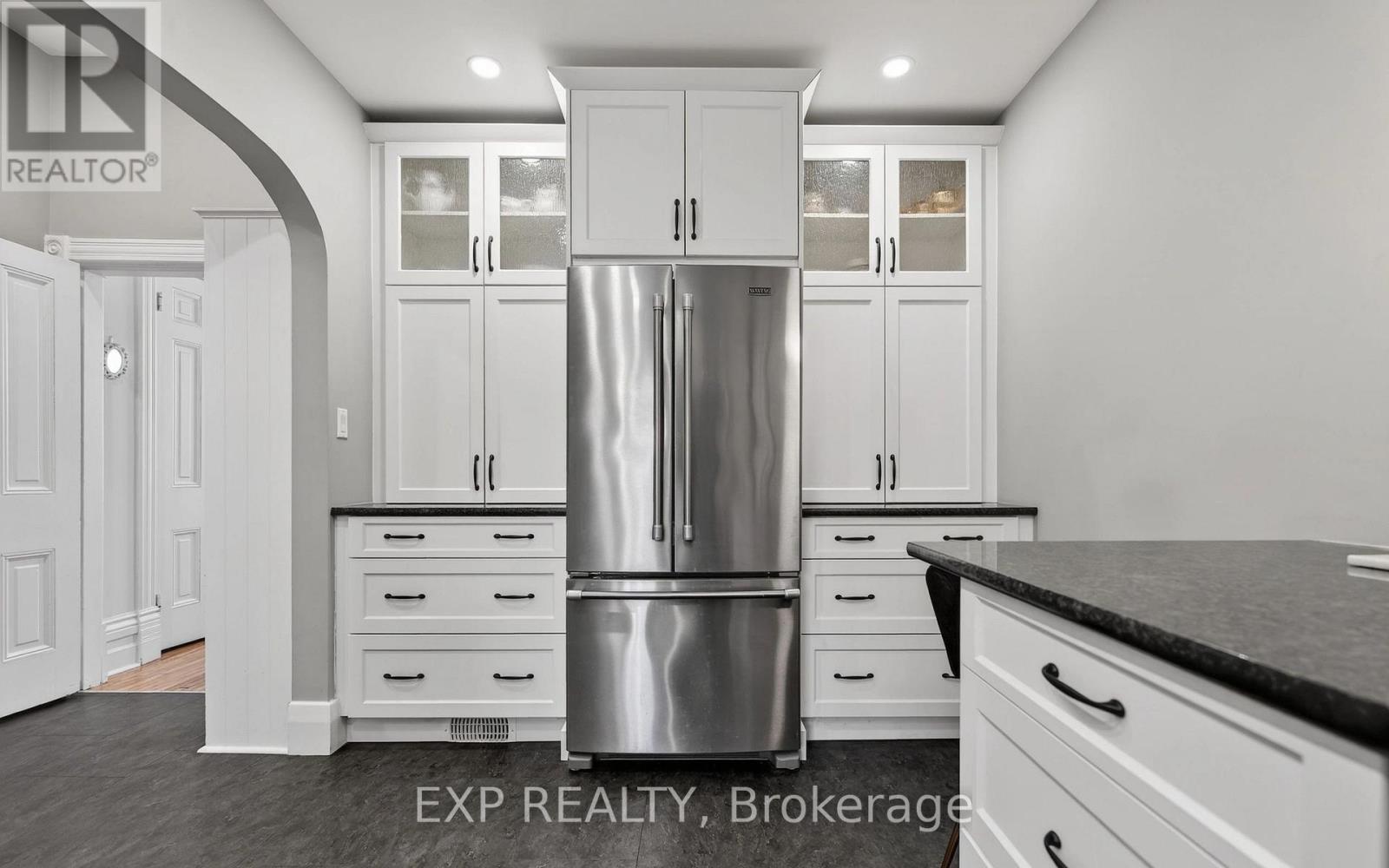 307 RIDOUT STREET S - 19