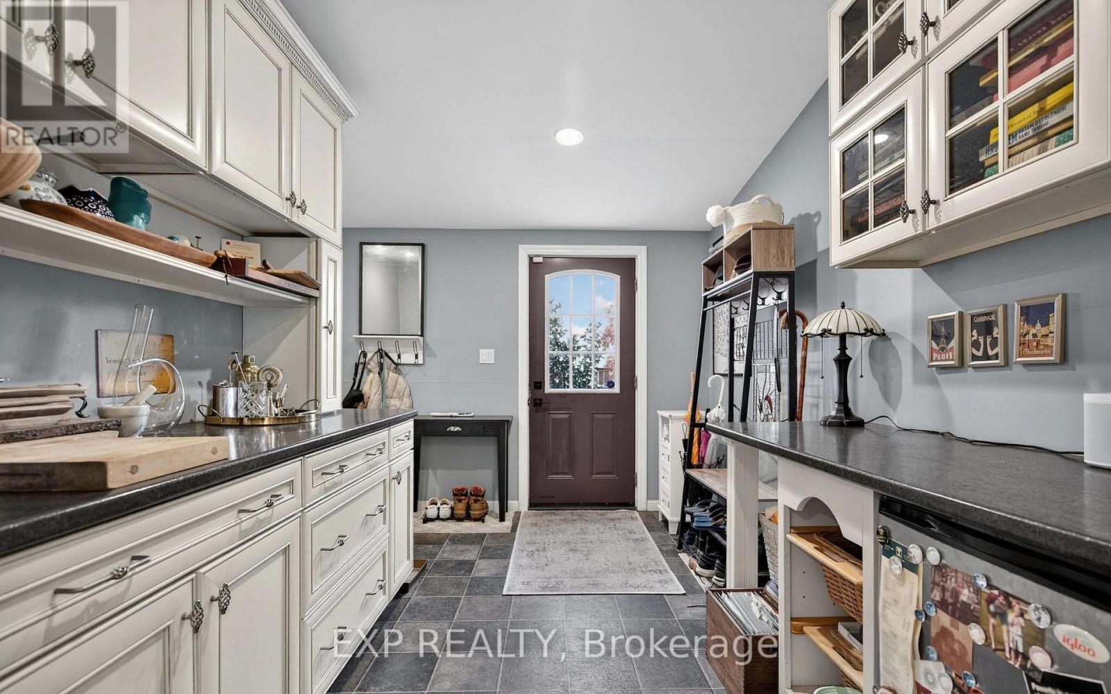 307 RIDOUT STREET S - 24