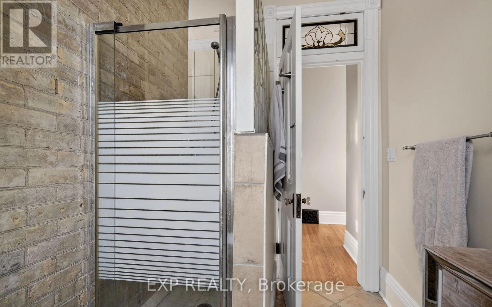 307 RIDOUT STREET S - 33