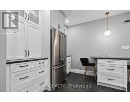 Bedroom 4 - 307 Ridout Street S, London South, ON N6C3Y9 Photo 16