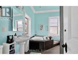 307 Ridout Street S, London South, ON N6C3Y9 Photo 36