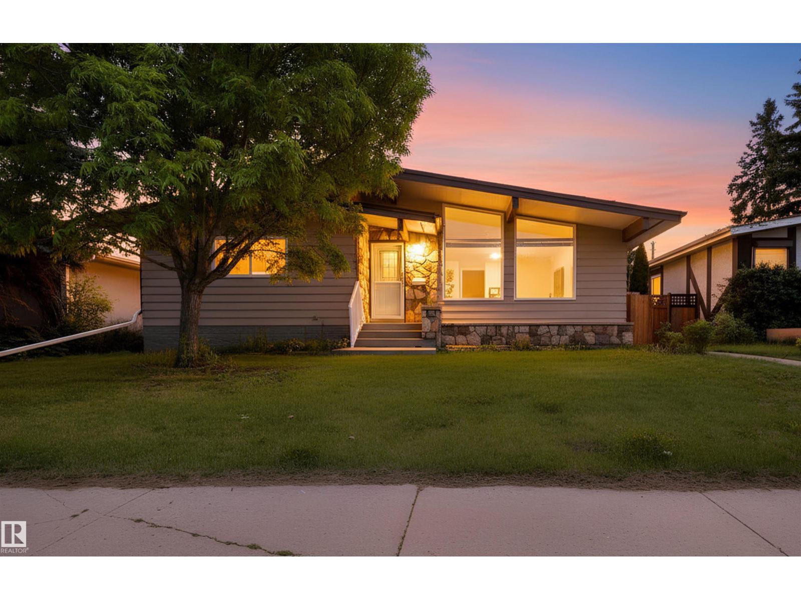 4015 120 ST NW - 1