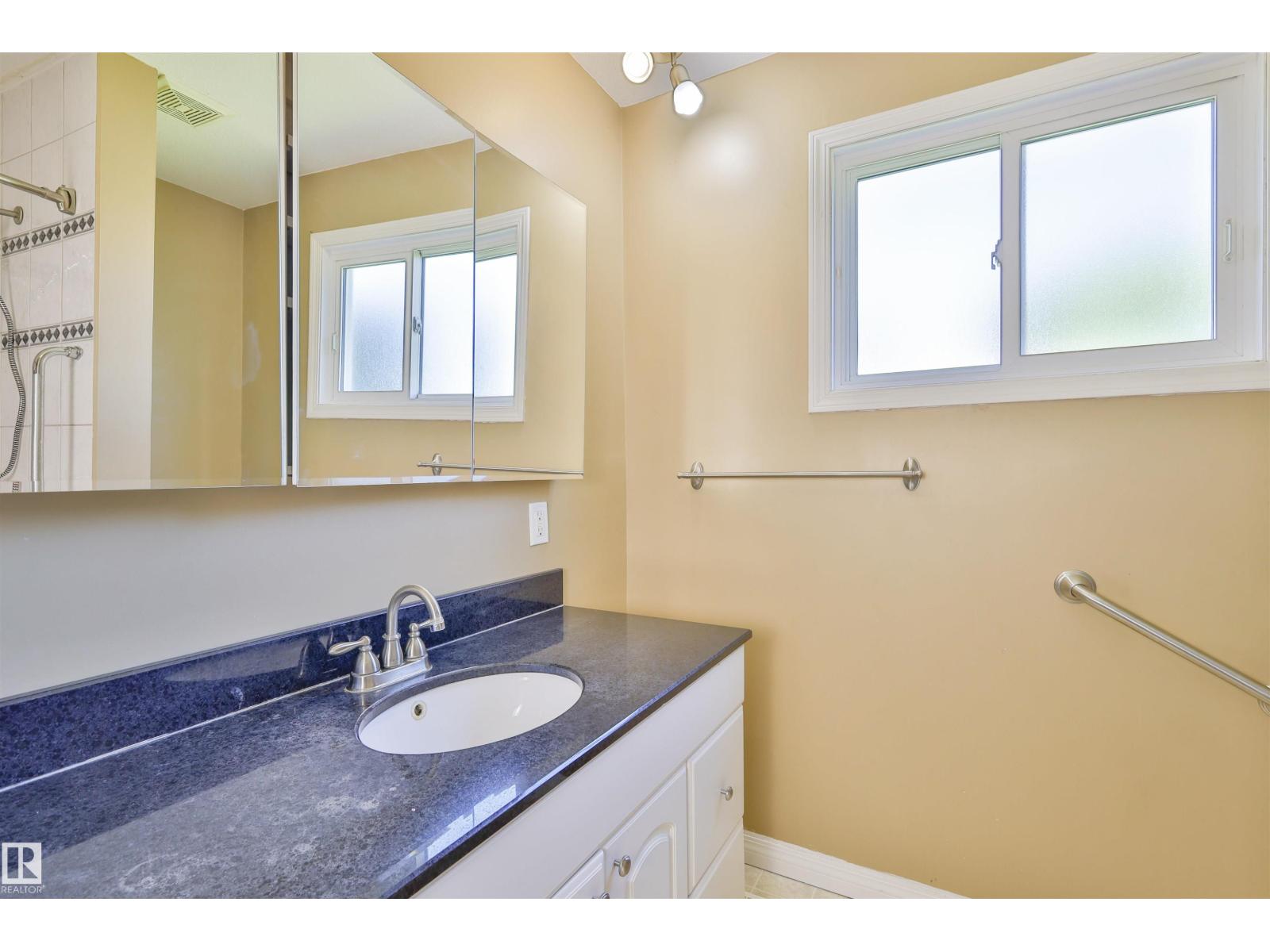 4015 120 ST NW - 14