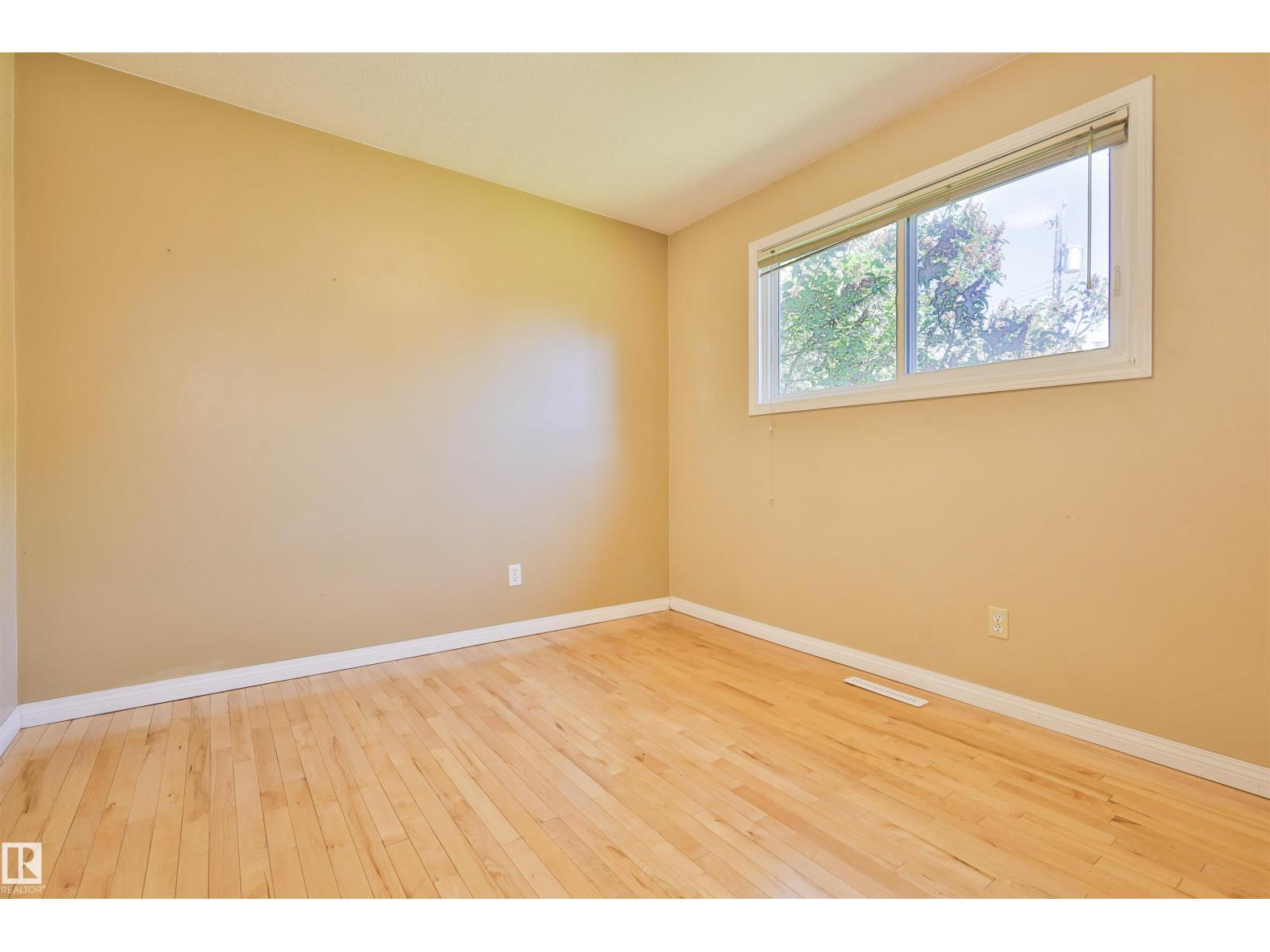4015 120 ST NW - 16