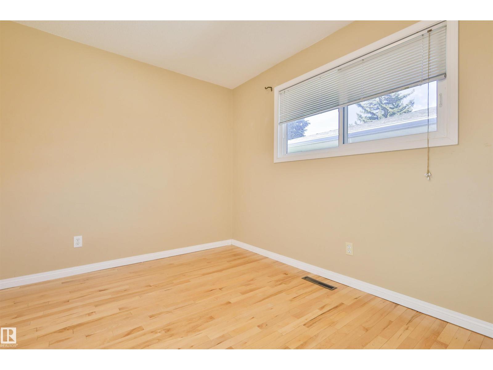 4015 120 ST NW - 18
