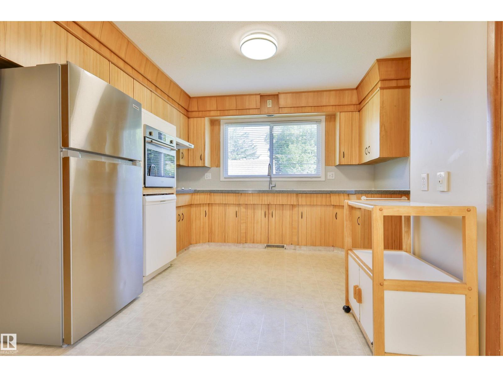 4015 120 ST NW - 2