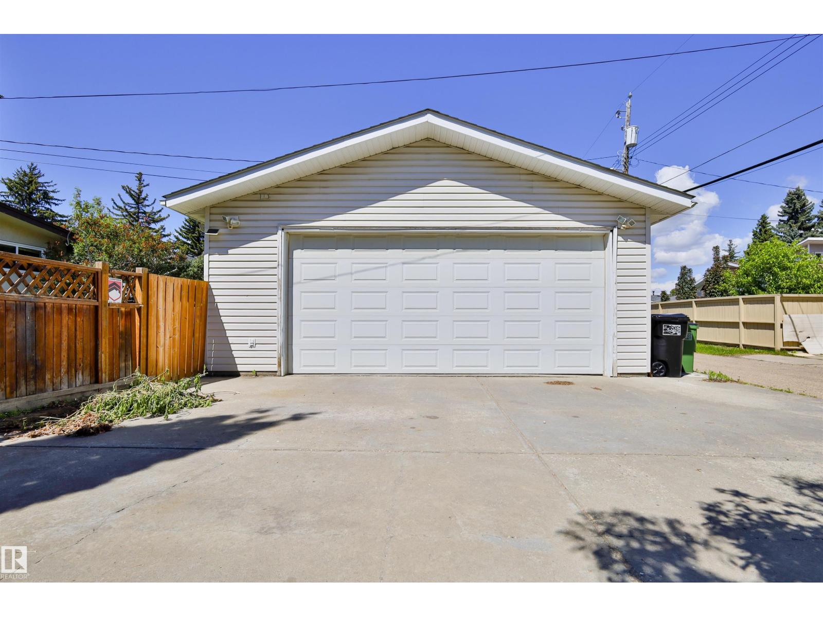 4015 120 ST NW - 31
