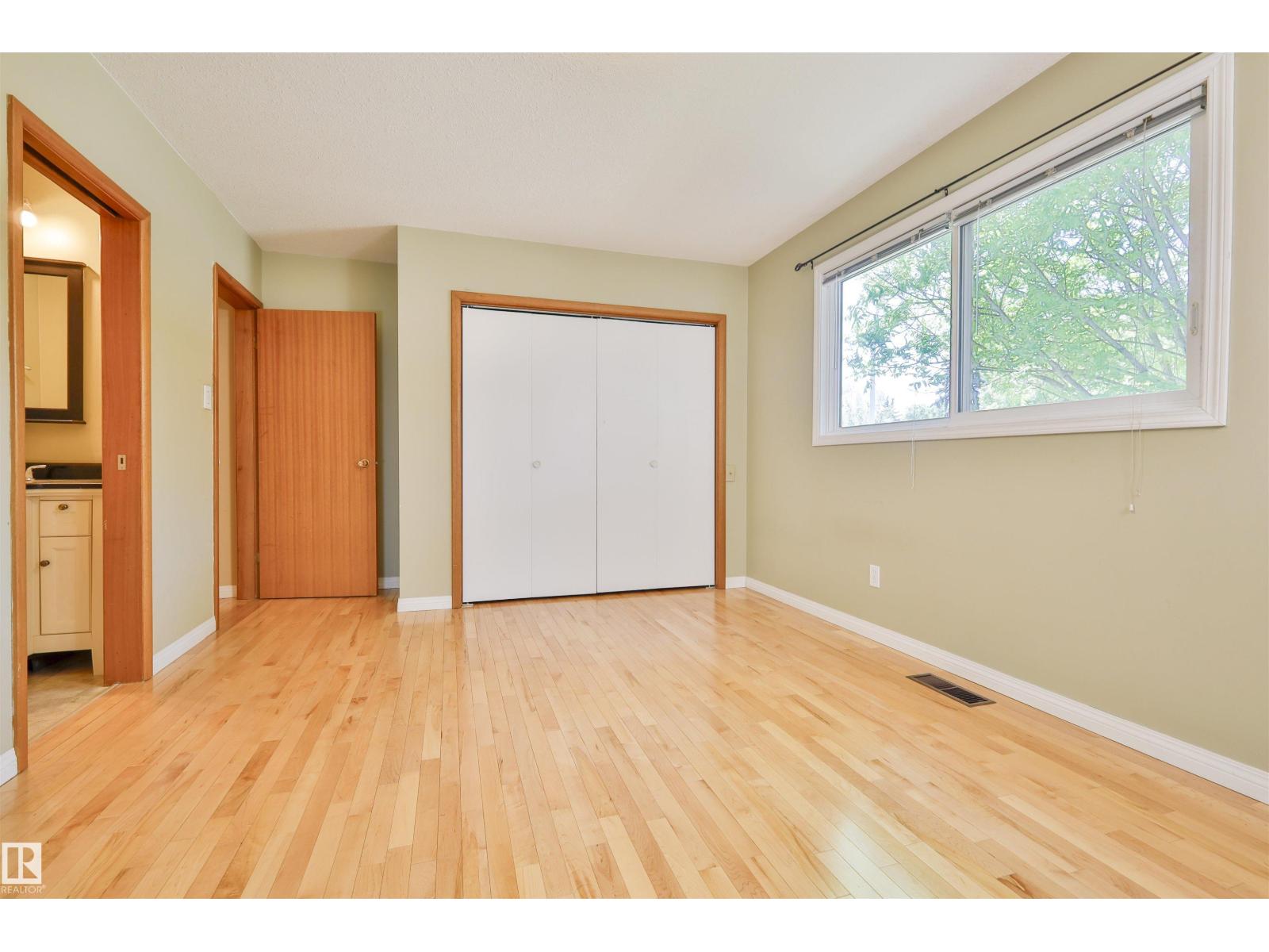 4015 120 ST NW - 4