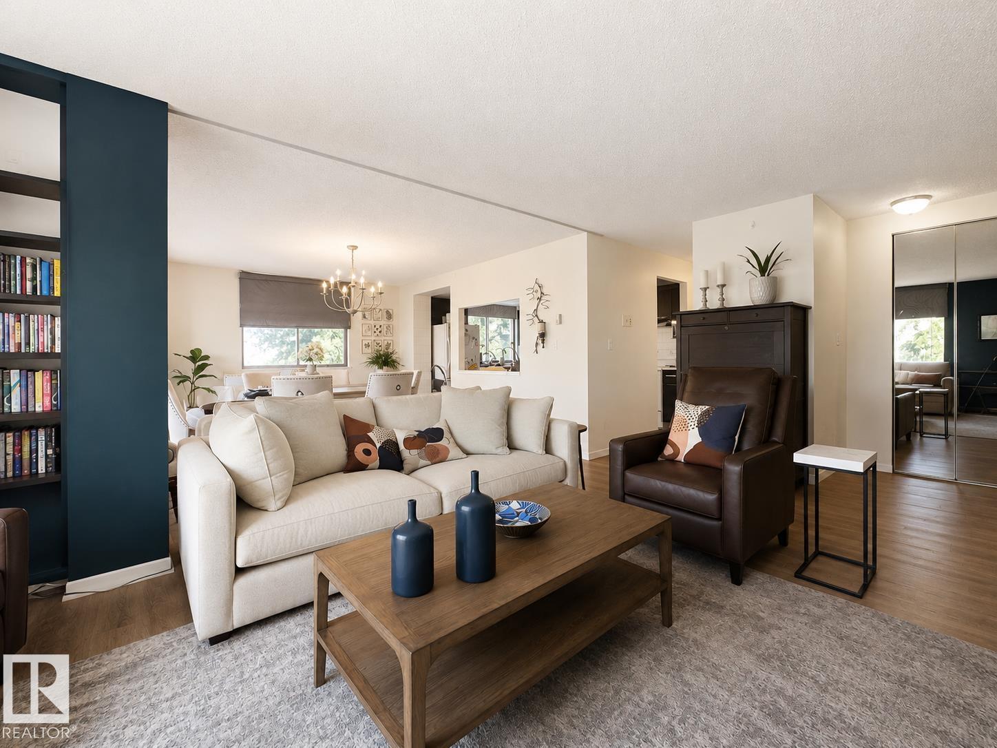 #301 9808 103 ST NW - 10
