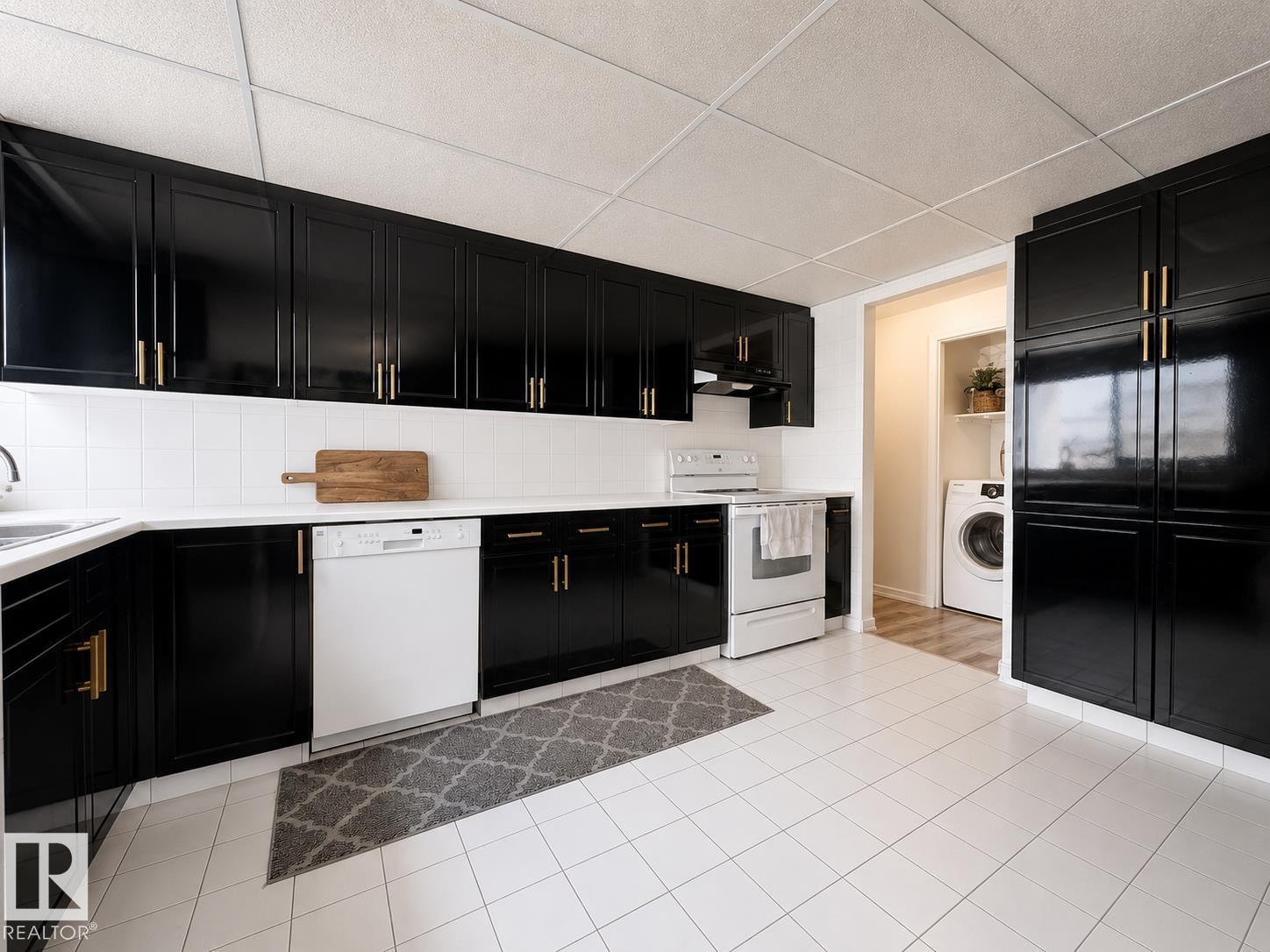#301 9808 103 ST NW - 18