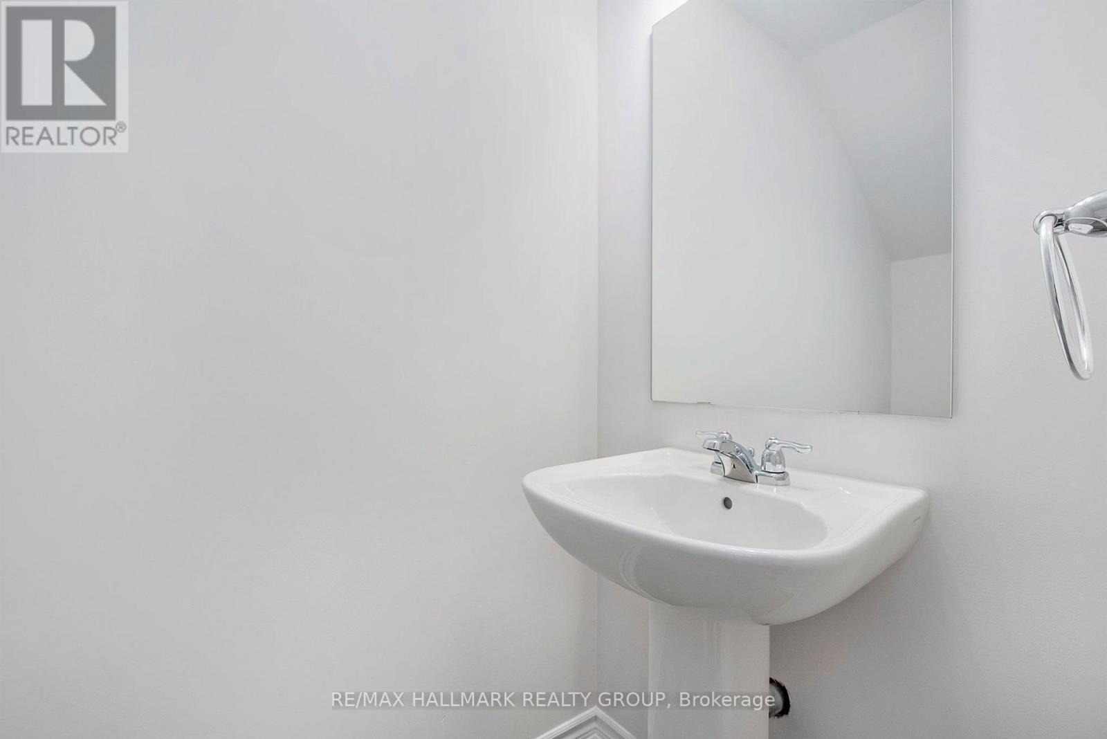 2 Bed, 2 Bath House for Rent in Ottawa – 279 ZENITH PRIVATE, Ottawa – MLS# X13600868 - Image 10