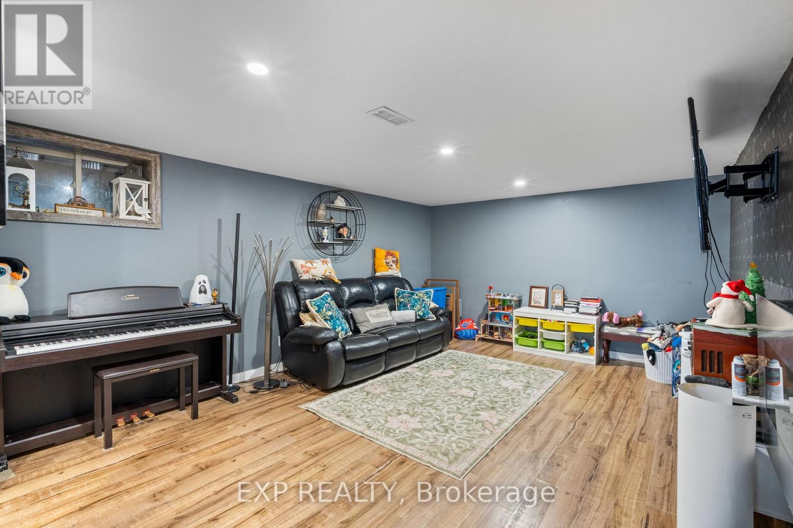939 DAYTONA DRIVE - 29