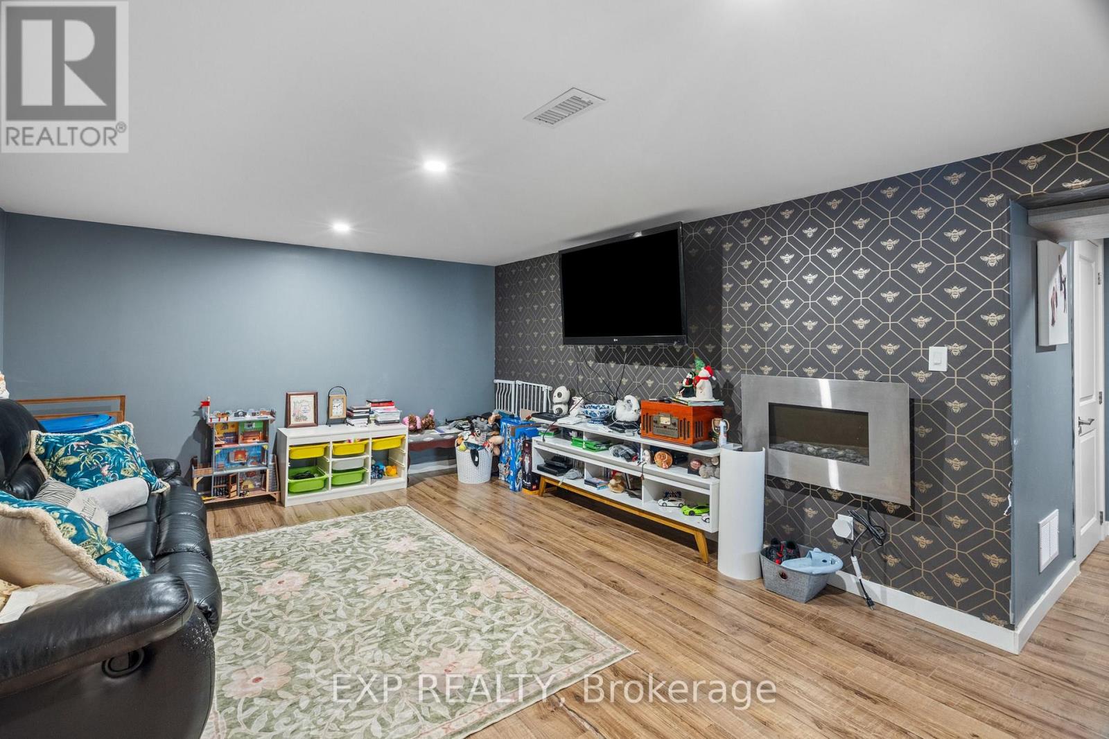 939 DAYTONA DRIVE - 30