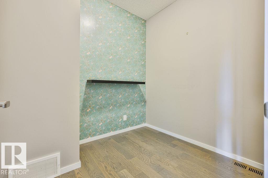 2031 207 Street NW - Photo 12