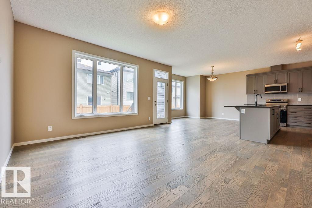 2031 207 Street NW - Photo 14