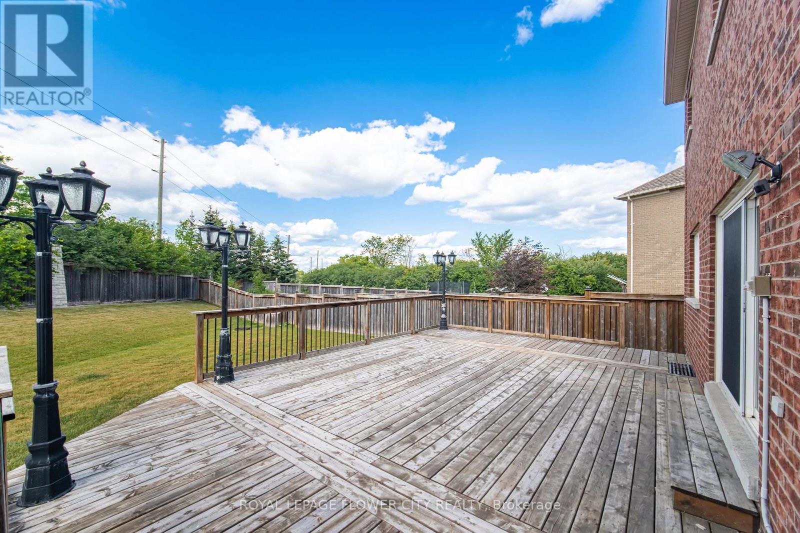 56 LAURENTIDE CRESCENT - 42