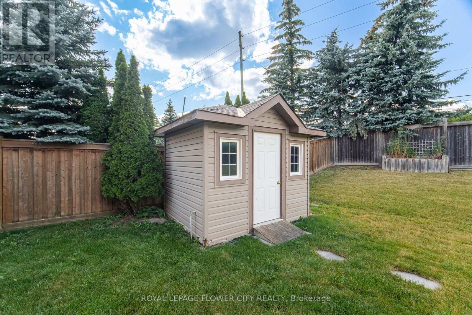 56 LAURENTIDE CRESCENT - 46