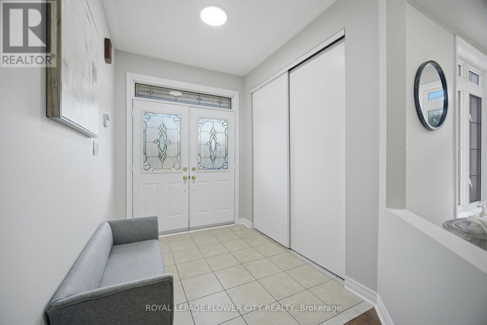 56 LAURENTIDE CRESCENT - 8