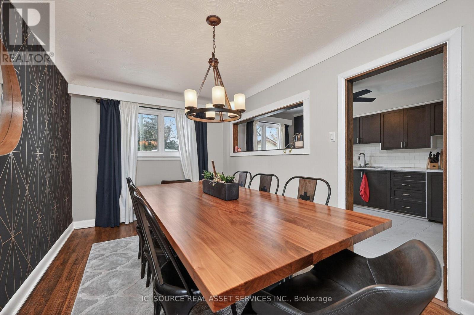 1126 WOODROFFE AVENUE - 11