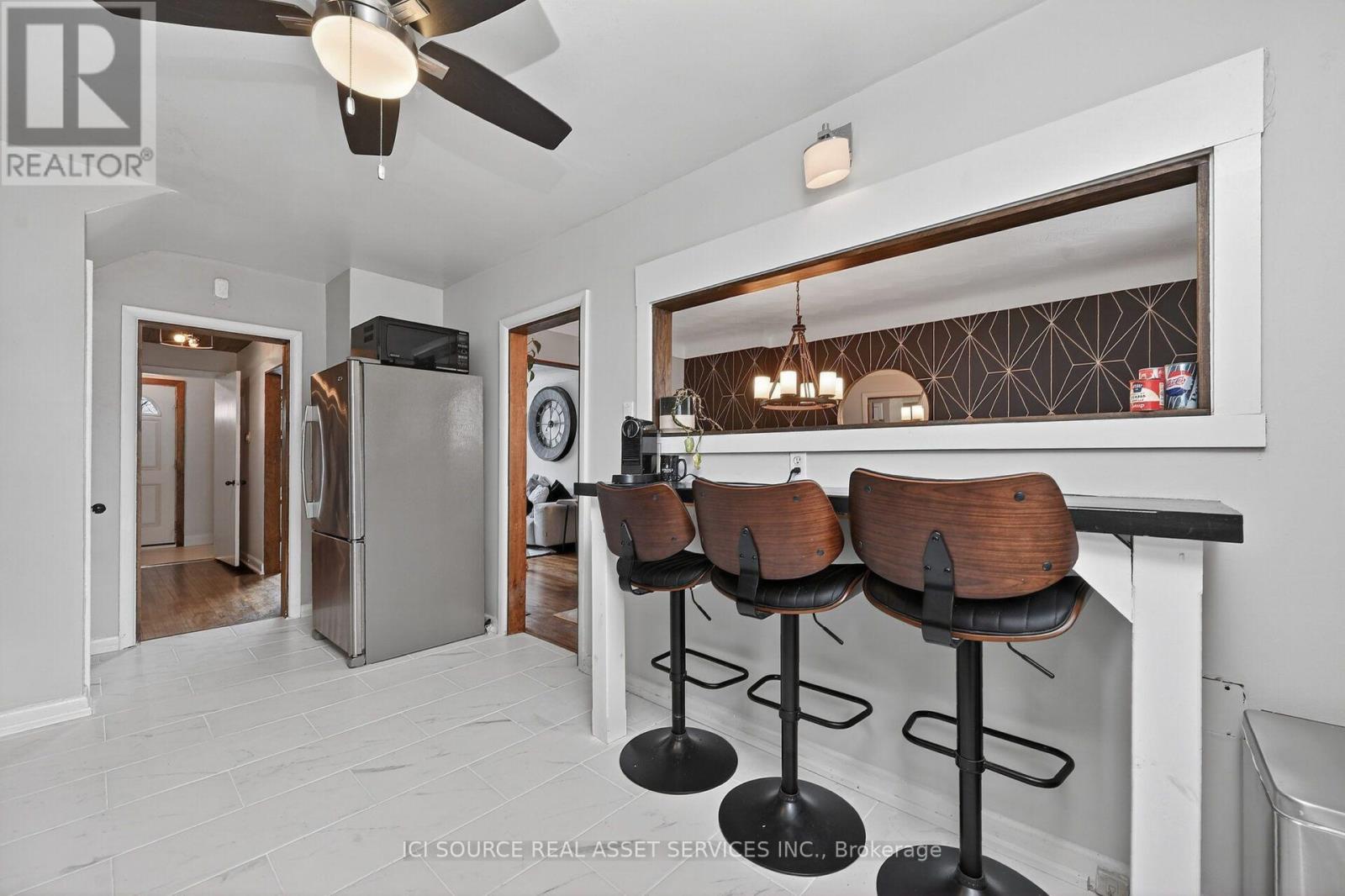 1126 WOODROFFE AVENUE - 19
