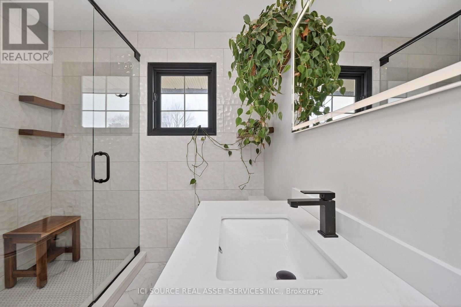 1126 WOODROFFE AVENUE - 22
