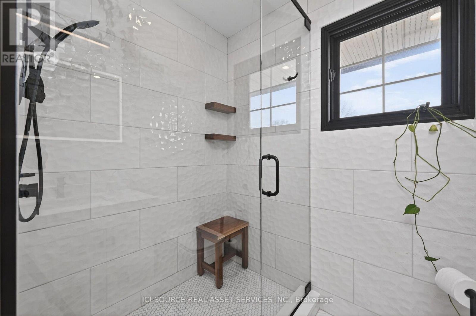 1126 WOODROFFE AVENUE - 24