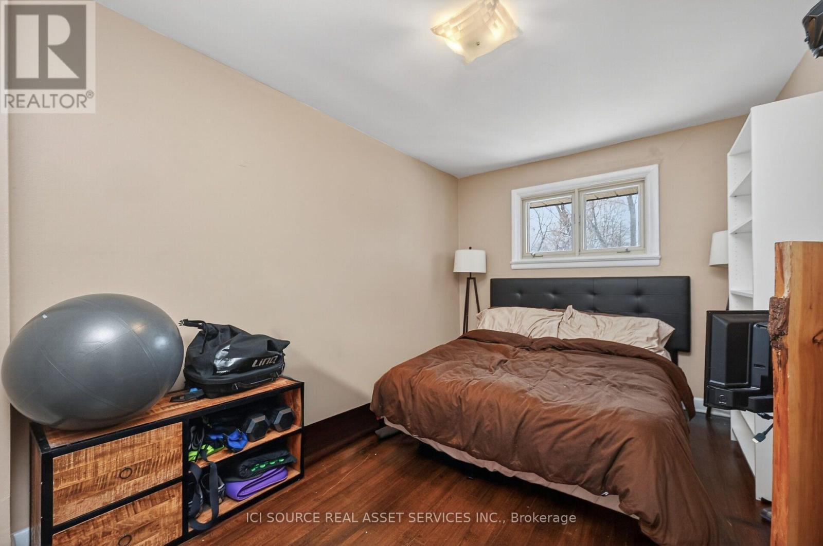1126 WOODROFFE AVENUE - 31