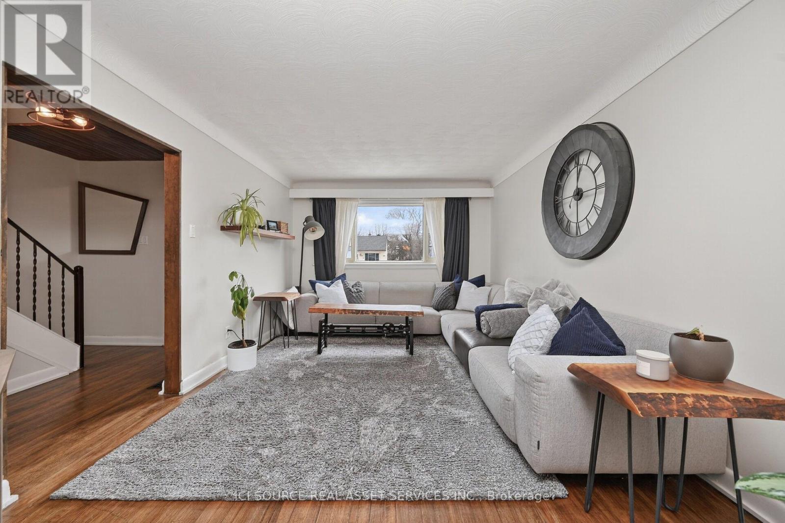 1126 WOODROFFE AVENUE - 8