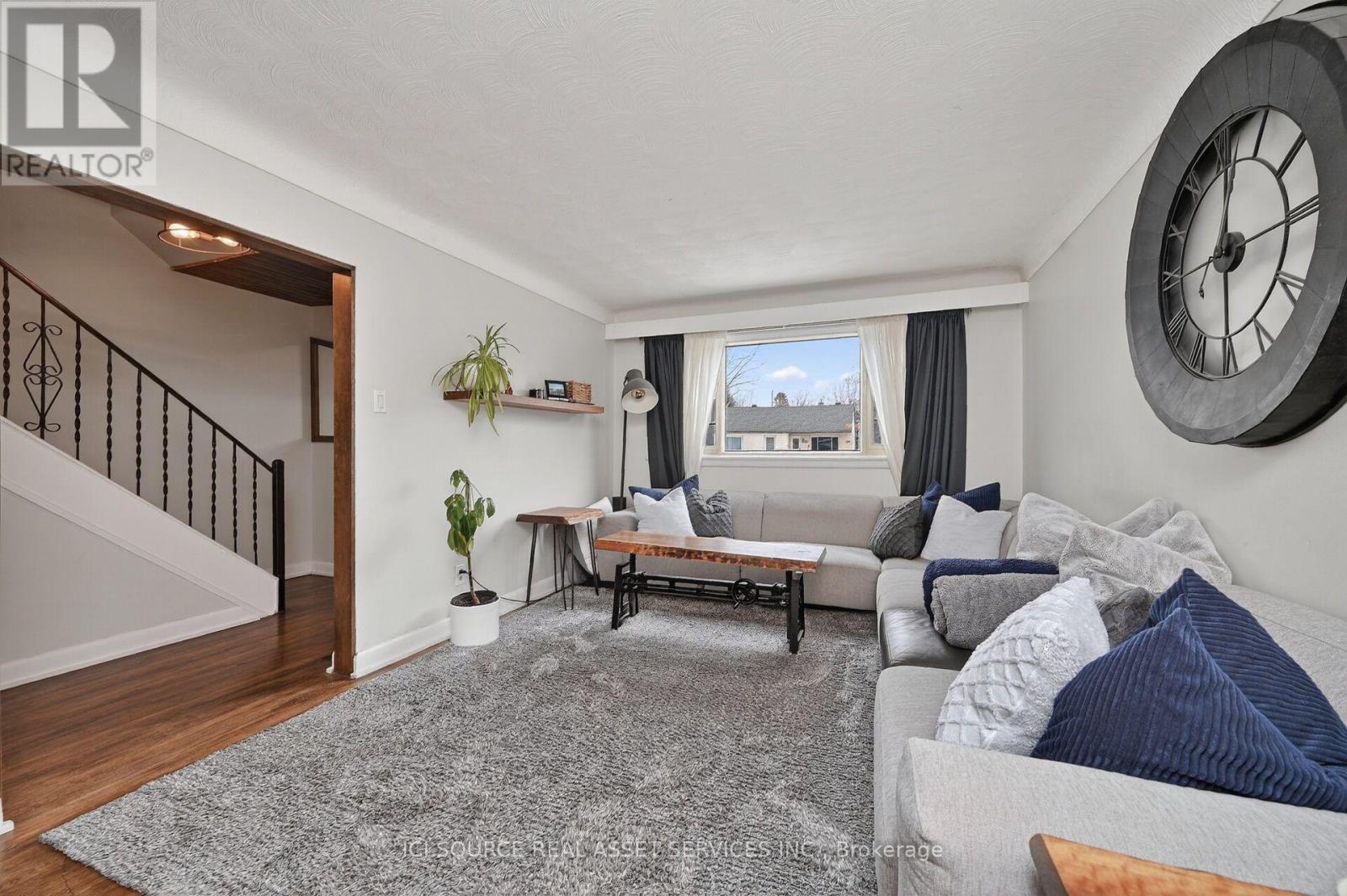 1126 WOODROFFE AVENUE - 9
