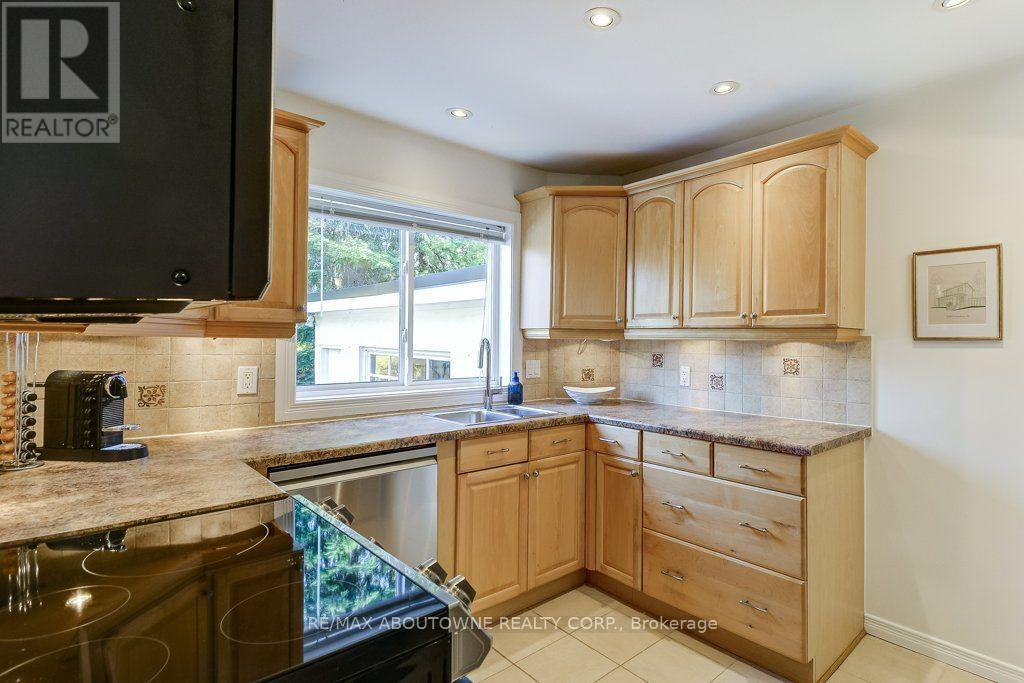 2180 CAROLINE STREET - 10