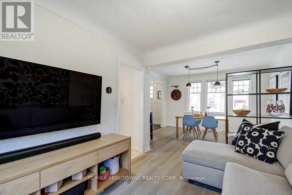 2180 CAROLINE STREET - 8