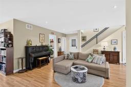 Living room - 1847 Carriere Drive, St Adolphe, MB R5A1A2 Photo 9