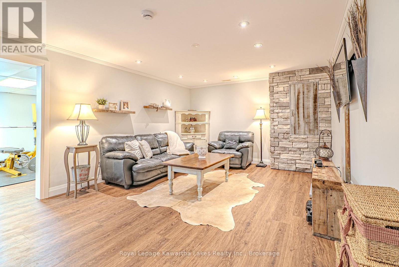 929 ELDON ROAD - 35