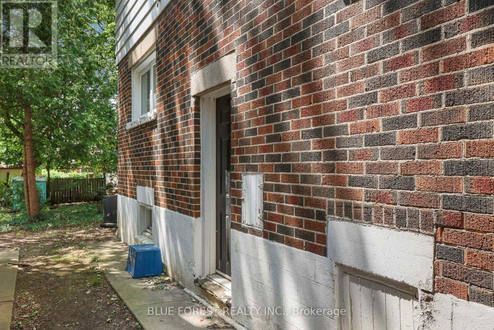 1047 PATRICIA STREET - 21