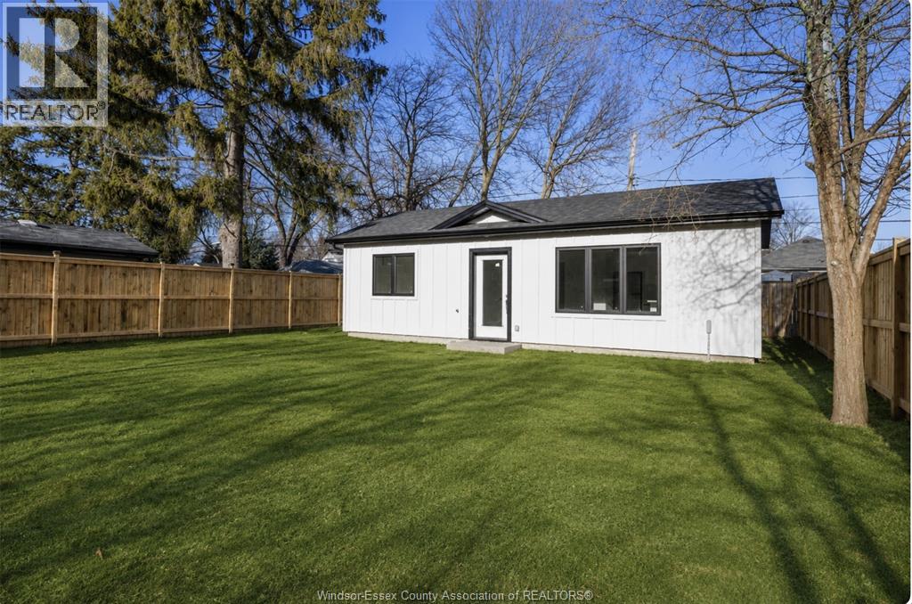 946 BELLEPERCHE - Image 3