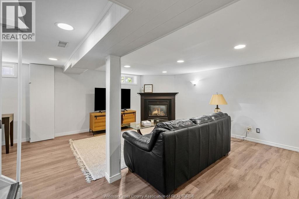 946 BELLEPERCHE - 30
