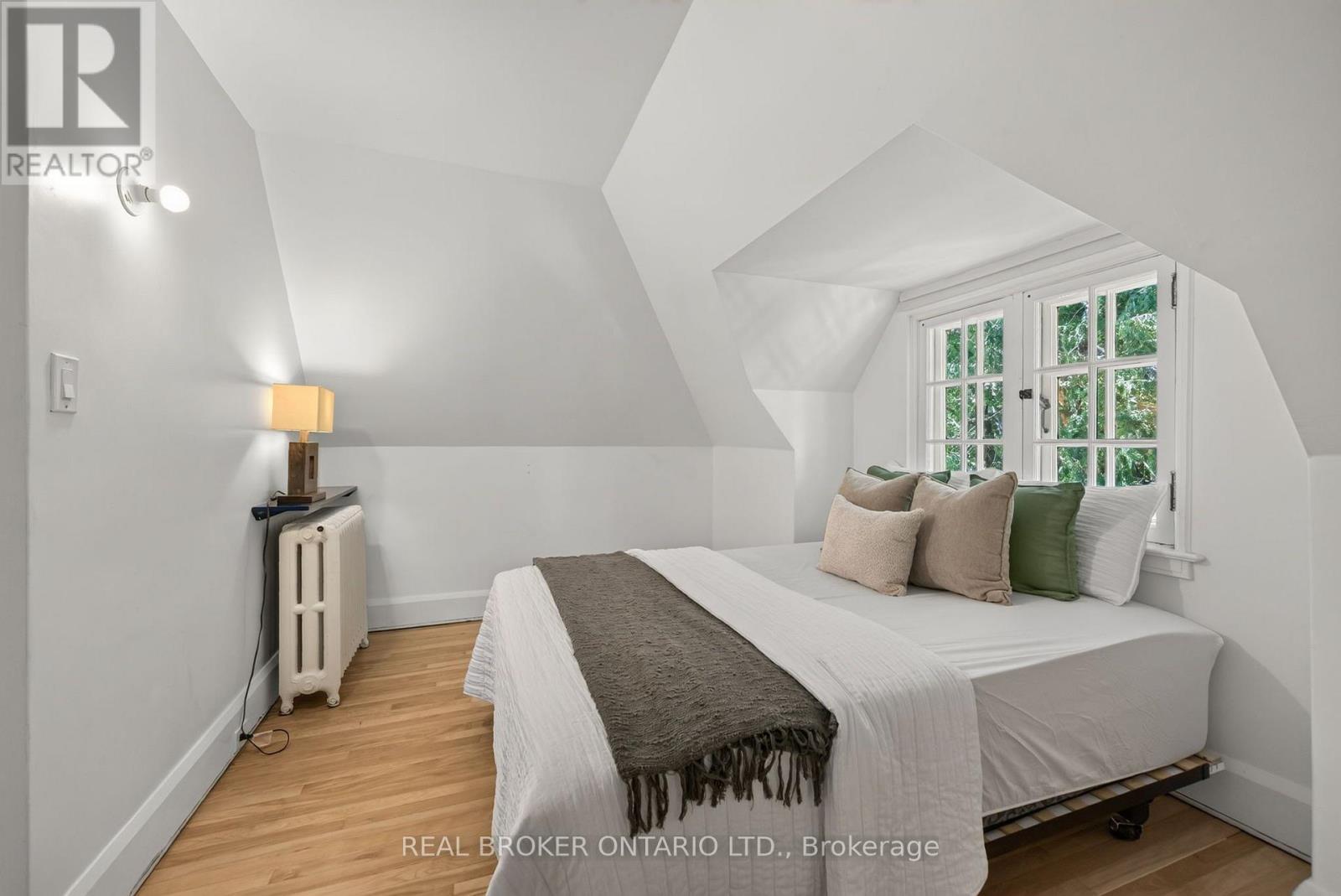 17 LAKEVIEW TERRACE - Image 32