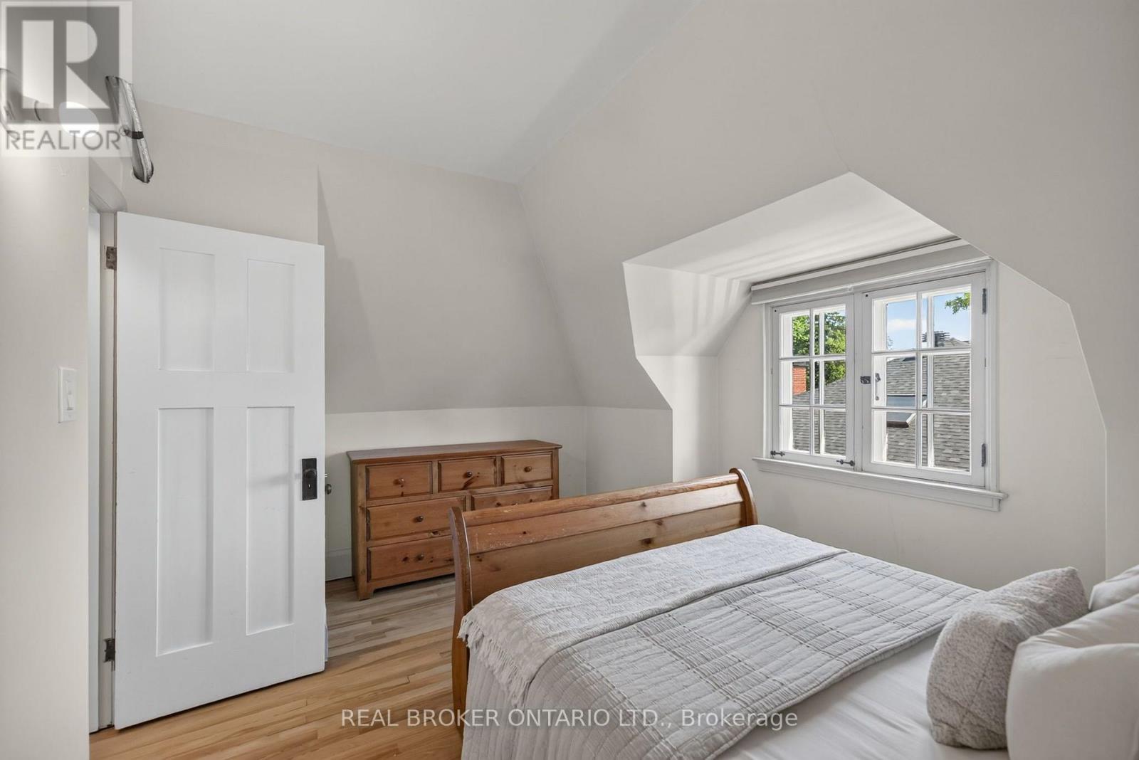 17 LAKEVIEW TERRACE - Image 34