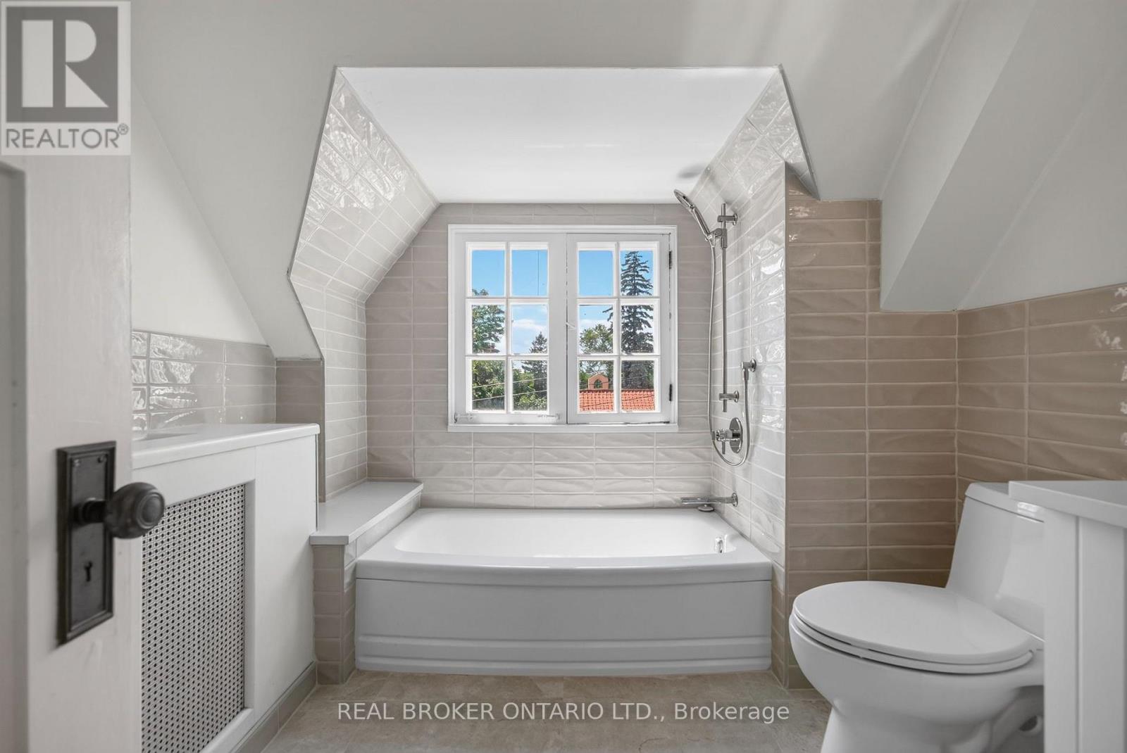 17 LAKEVIEW TERRACE - Image 36