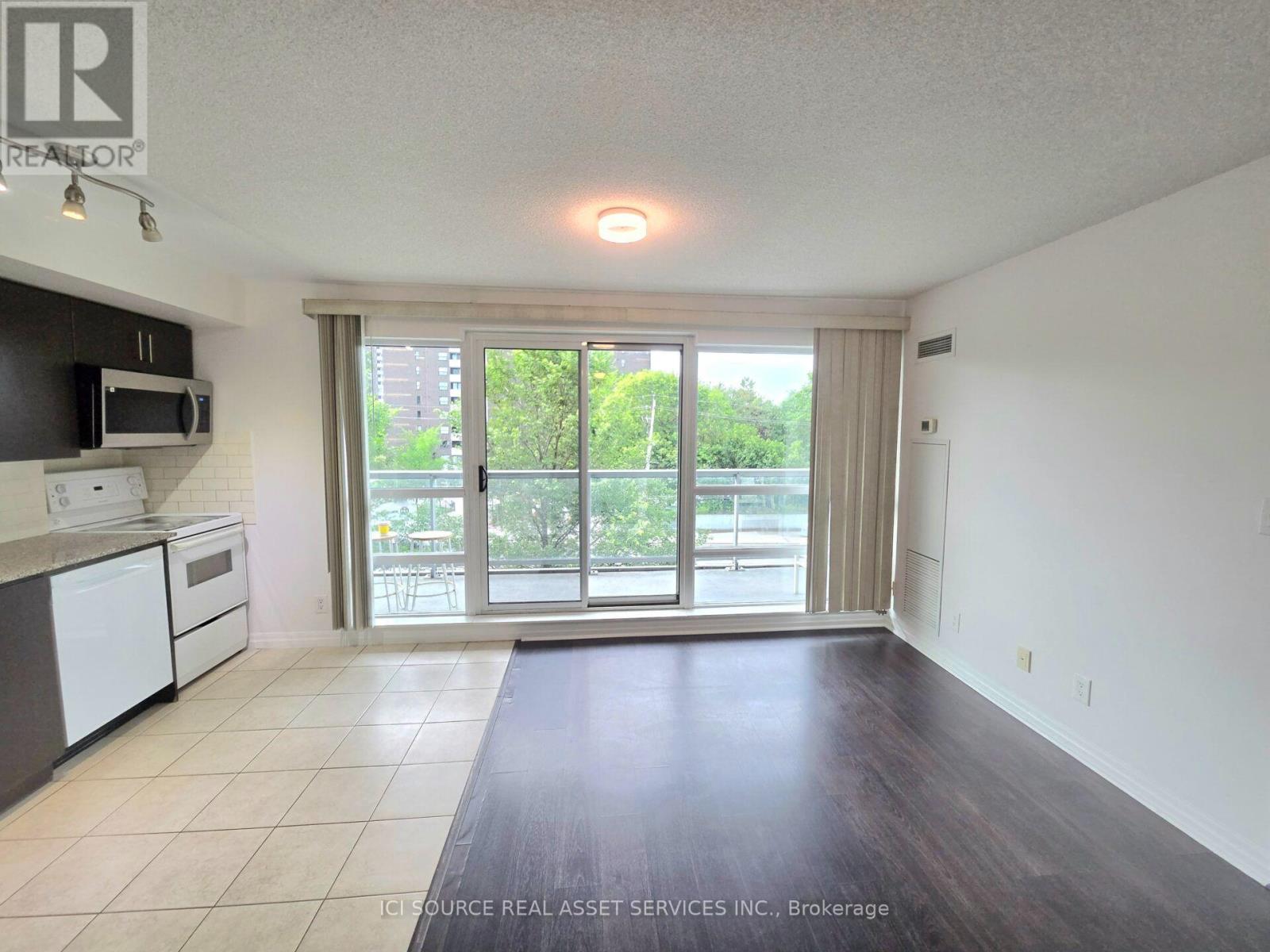#221 2035 SHEPPARD AVENUE E - 11